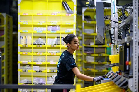 Remote work at Amazon. . Amazon jobs chicago warehouse